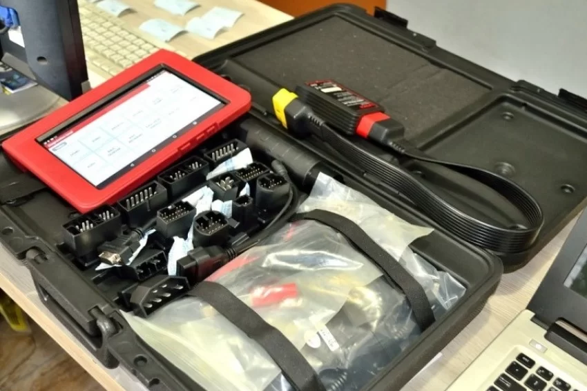 Diagnóstico completo com scanner automotivo