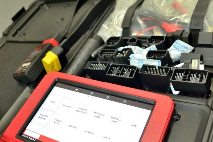 Diagnóstico completo com scanner automotivo