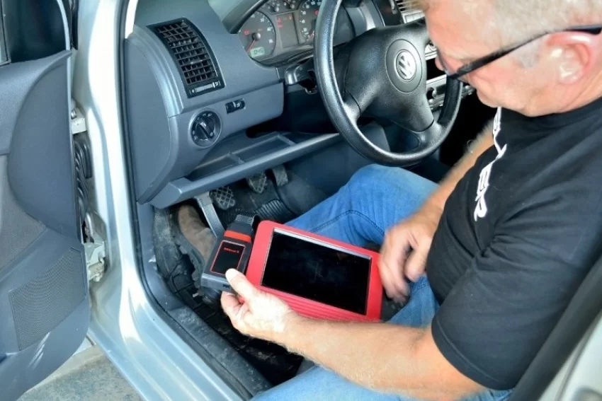 Diagnóstico completo com scanner automotivo